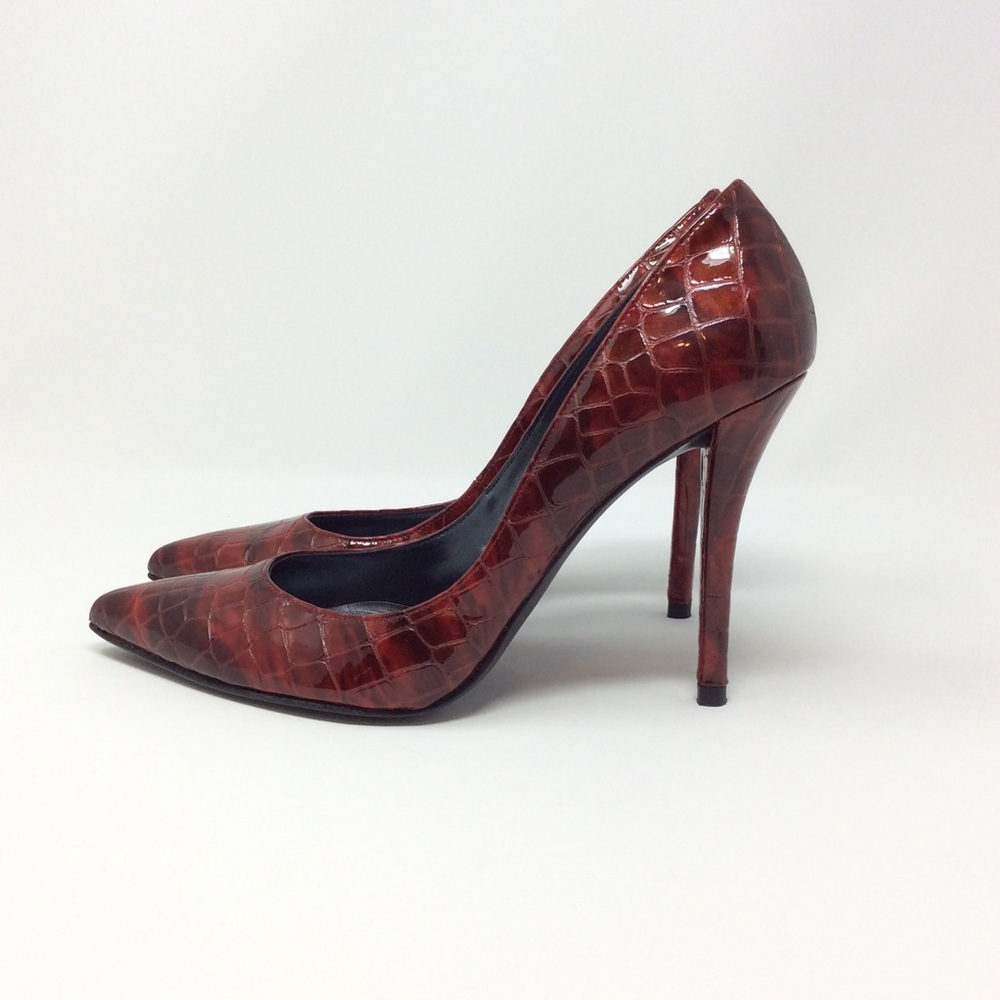 Stuart Weitzman Crocodile Embossed Patent Heels. Never wore the shoes.